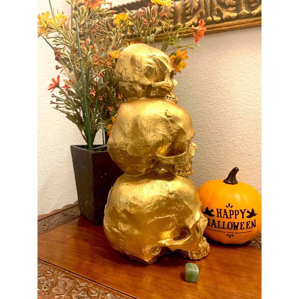 💀 NEW GOTHIC HALLOWEEN TABLETOP DECOR 3 TIER GOLD HUMAN SKULLS LIGHT UP FIGURE - Picture 7 of 10